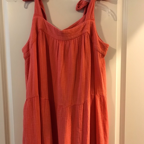 Wonderly Coral Textured Dress - Picture 3 of 6